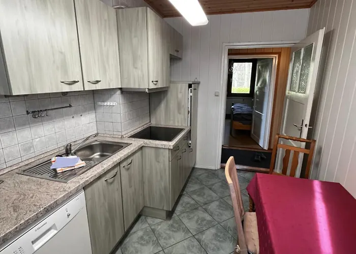 Und Waldhaus In Uriges Ambiente Trifft 于克里茨